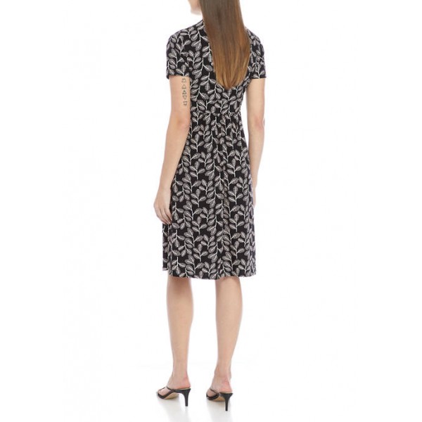 Kasper Women's Short Sleeve Crossover V-Neck Printed Knit Dress